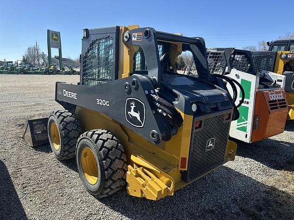 Image of John Deere 320G equipment image 3