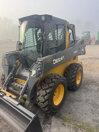 Image of John Deere 320G Primary image