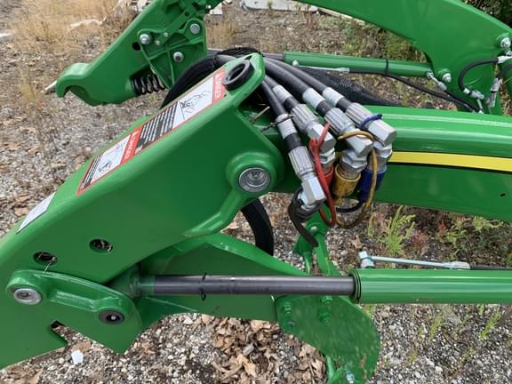 Image of John Deere 320R equipment image 4