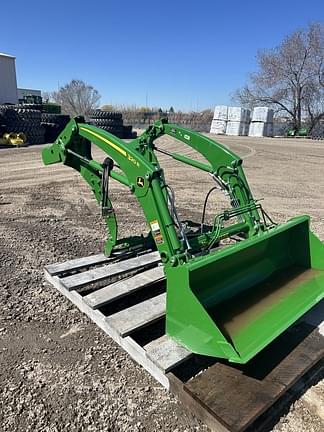 Image of John Deere 320R equipment image 1