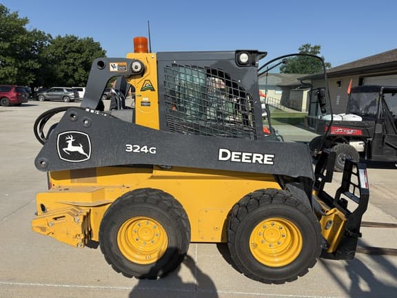 Image of John Deere 324G equipment image 3