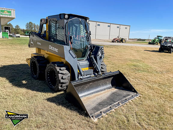 Image of John Deere 324G equipment image 2