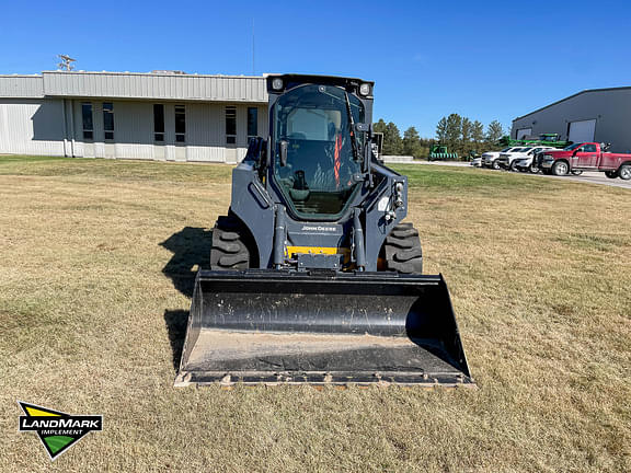 Image of John Deere 324G equipment image 1