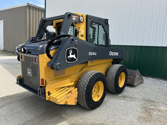 Image of John Deere 324G equipment image 4