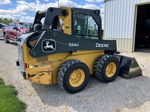 Image of John Deere 324G equipment image 4