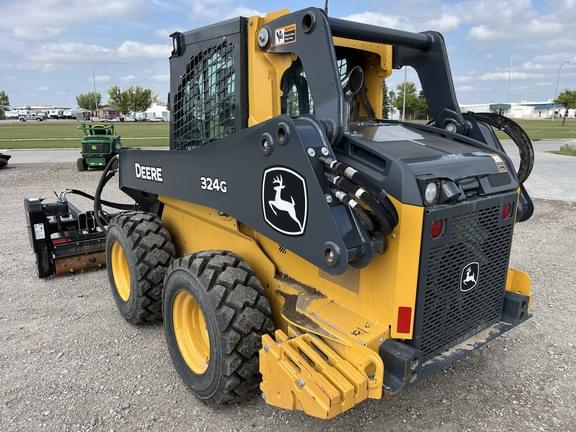 Image of John Deere 324G equipment image 2