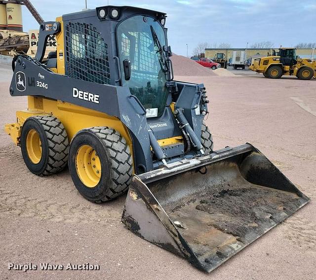 Image of John Deere 324G equipment image 2