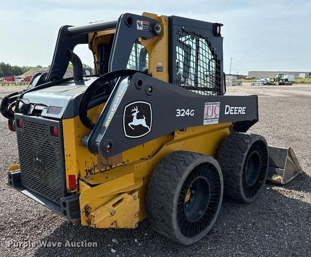 Image of John Deere 324G equipment image 4
