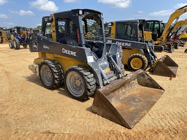Image of John Deere 324G equipment image 3