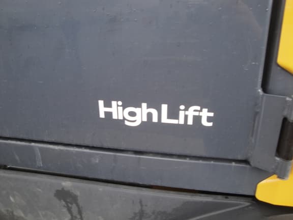 Image of John Deere 324L equipment image 4