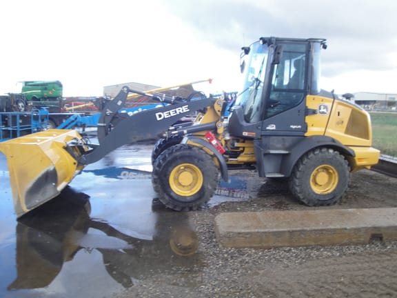 2021 John Deere 324L Equipment Image0