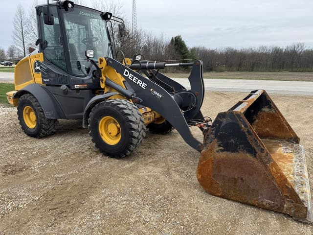 Image of John Deere 324L equipment image 4
