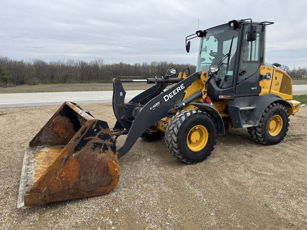 2021 John Deere 324L Equipment Image0