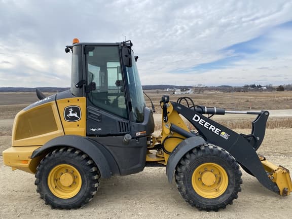 Image of John Deere 324L equipment image 3