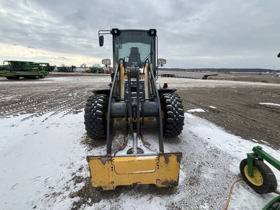 Image of John Deere 324L equipment image 2
