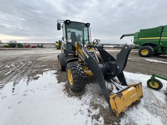 Image of John Deere 324L equipment image 1