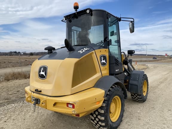 Image of John Deere 324L equipment image 4