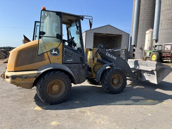 Image of John Deere 324L equipment image 1