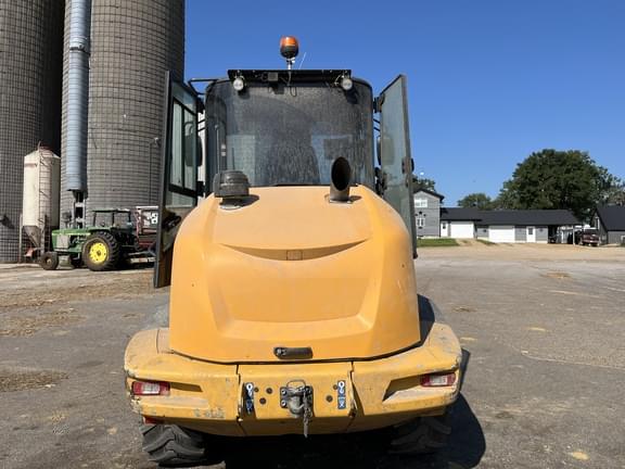 Image of John Deere 324L equipment image 2