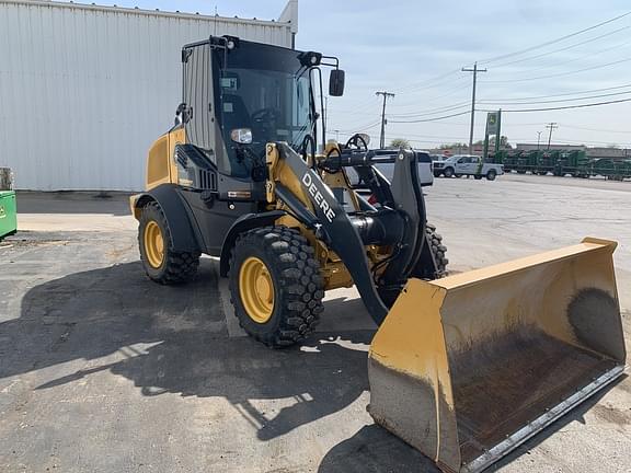 Image of John Deere 324L equipment image 4