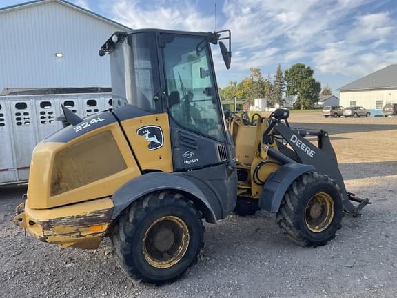 Image of John Deere 324L equipment image 2