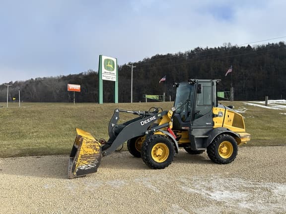 Image of John Deere 324L equipment image 1