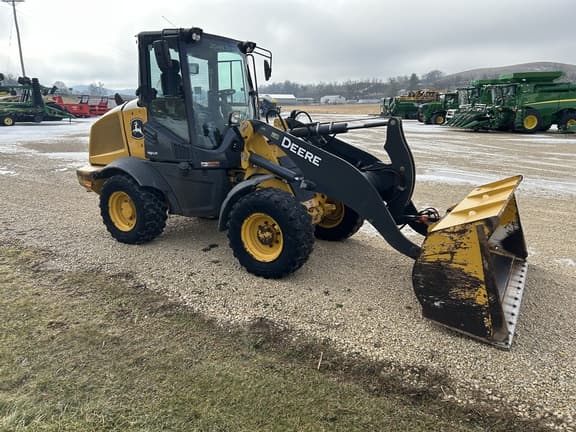 Image of John Deere 324L equipment image 4