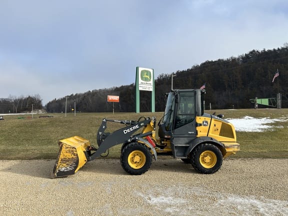 2021 John Deere 324L Equipment Image0