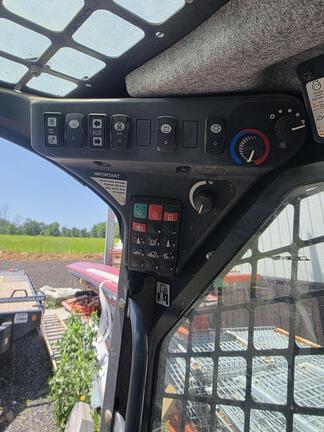 Image of John Deere 325G equipment image 4