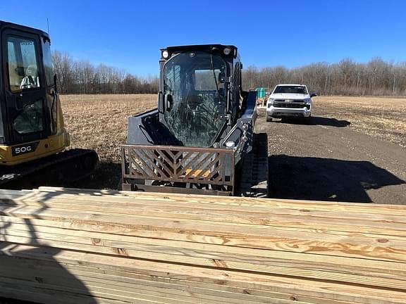 Image of John Deere 325G equipment image 3