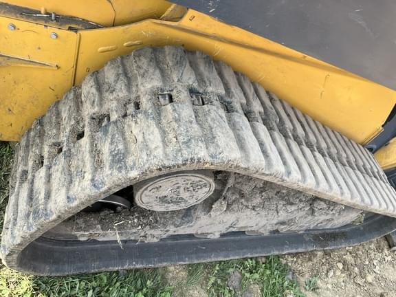 Image of John Deere 325G equipment image 4