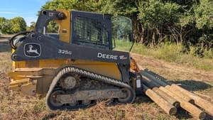 2021 John Deere 325G Image