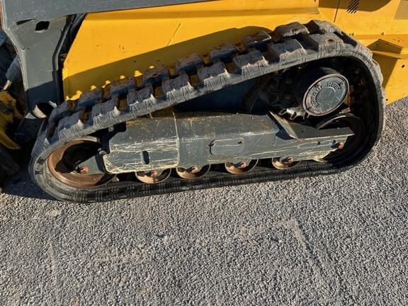 Image of John Deere 325G equipment image 4