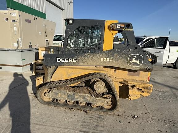 Image of John Deere 325G equipment image 3