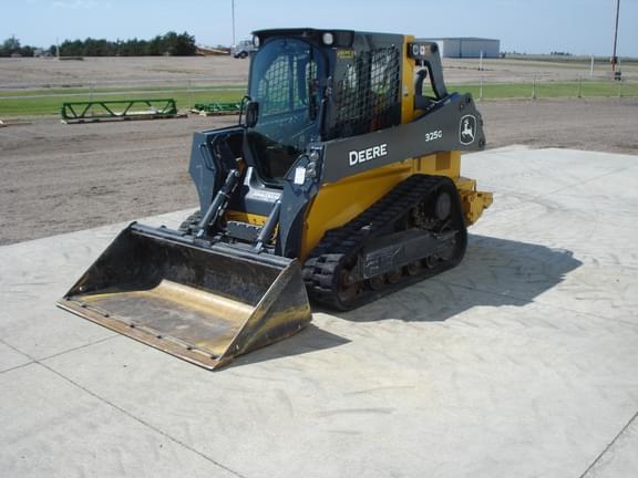 Image of John Deere 325G equipment image 4