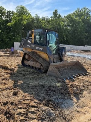 2021 John Deere 325G Image
