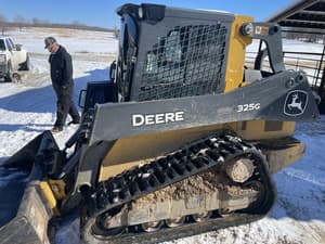 2021 John Deere 325G Image