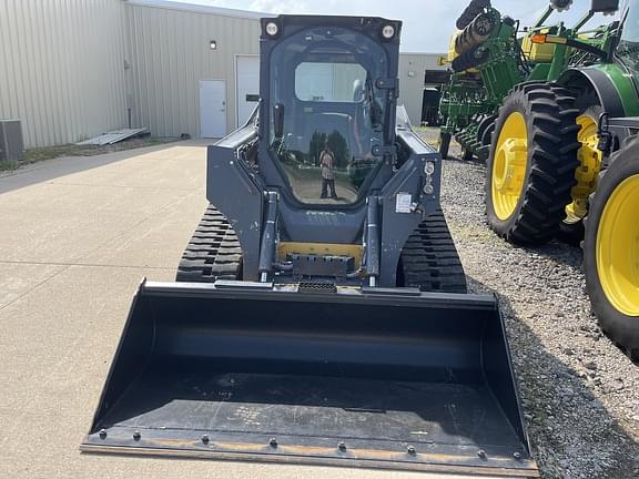 Image of John Deere 325G equipment image 2