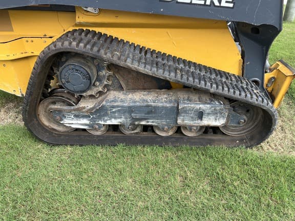 Image of John Deere 325G equipment image 4