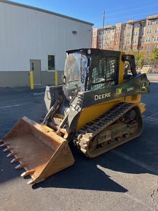 Image of John Deere 325G equipment image 1