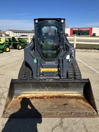 Image of John Deere 325G equipment image 4