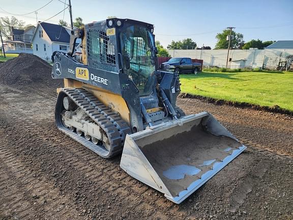 Image of John Deere 325G Primary image