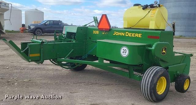 Image of John Deere 328 equipment image 4