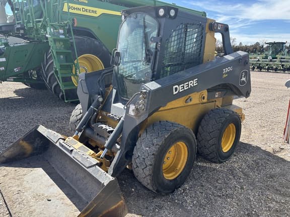 Image of John Deere 330G equipment image 1