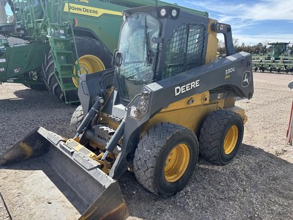 Image of John Deere 330G equipment image 1