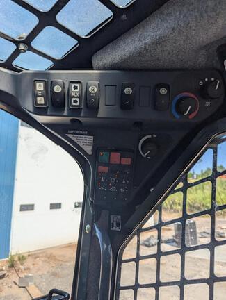 Image of John Deere 330G equipment image 4
