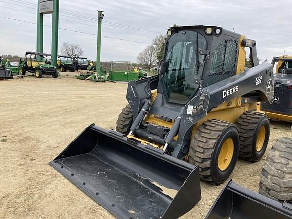 Image of John Deere 330G equipment image 1