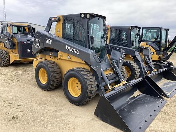 Image of John Deere 330G equipment image 4