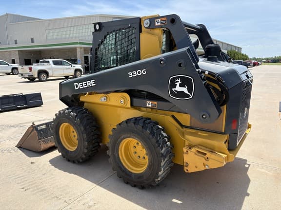 Image of John Deere 330G equipment image 2