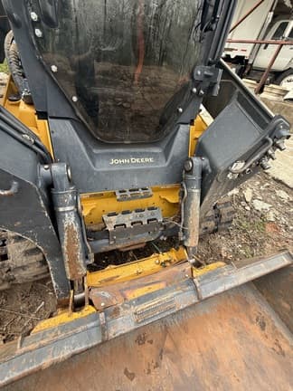 Image of John Deere 331G equipment image 2